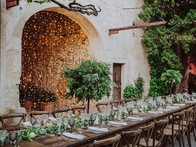 Romantic rustic wedding table runner centerpiece decor ideas