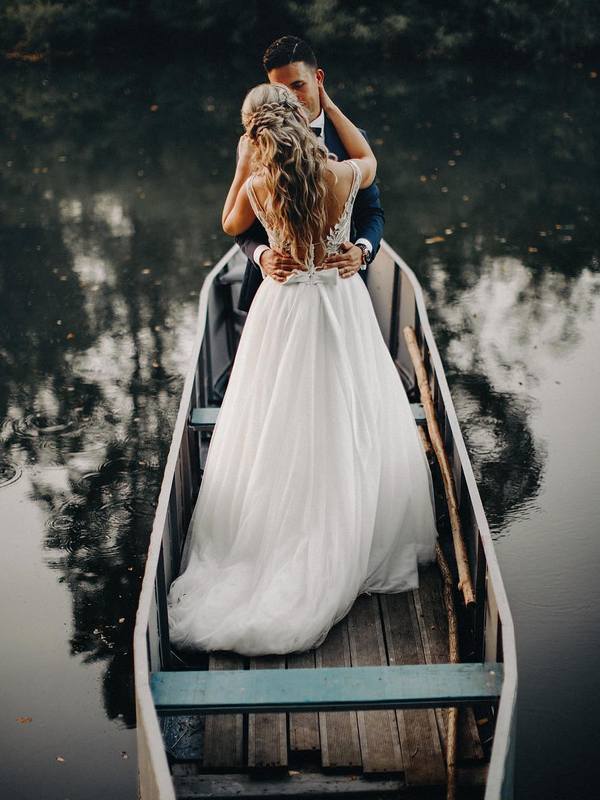 Water-Beach, Ocean and Lake wedding photo ideas