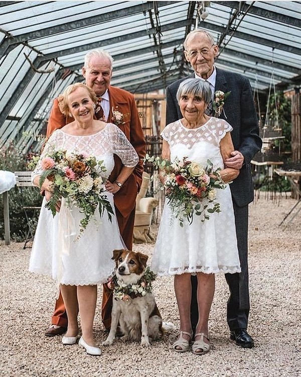 Wedding photo ideas- with your mom and grandma 7