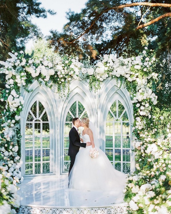 Modern Wedding Arches and Backdrops from Caramel 