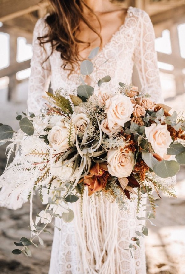 Beachy and boho-inspired neutrals wedding bouquet