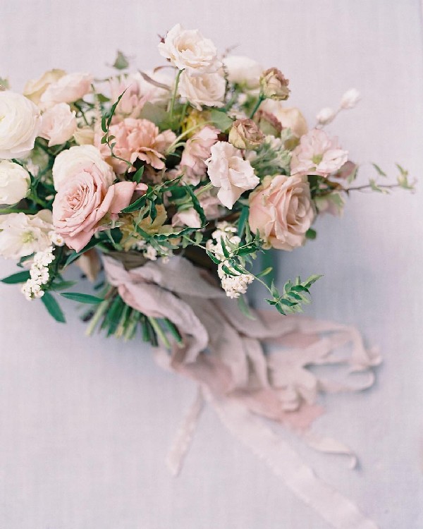 blush and greenery wedding bouquet