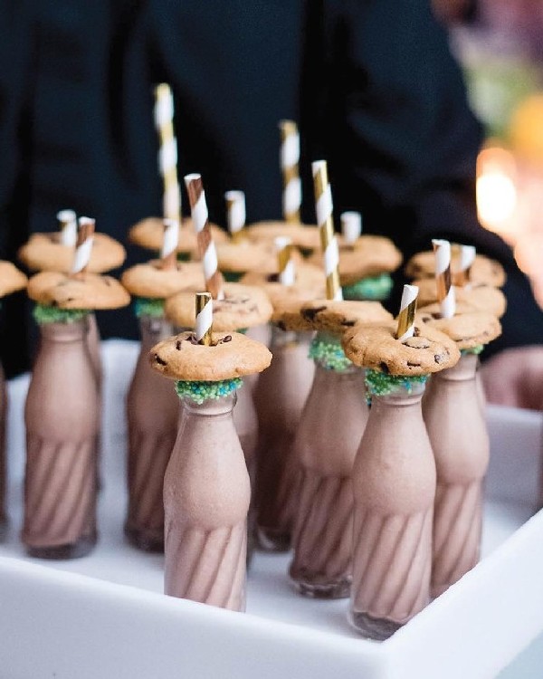 chocolate chip cookies wedding food