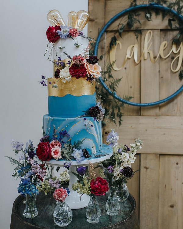 gold blue and burgundy wedding cake 17