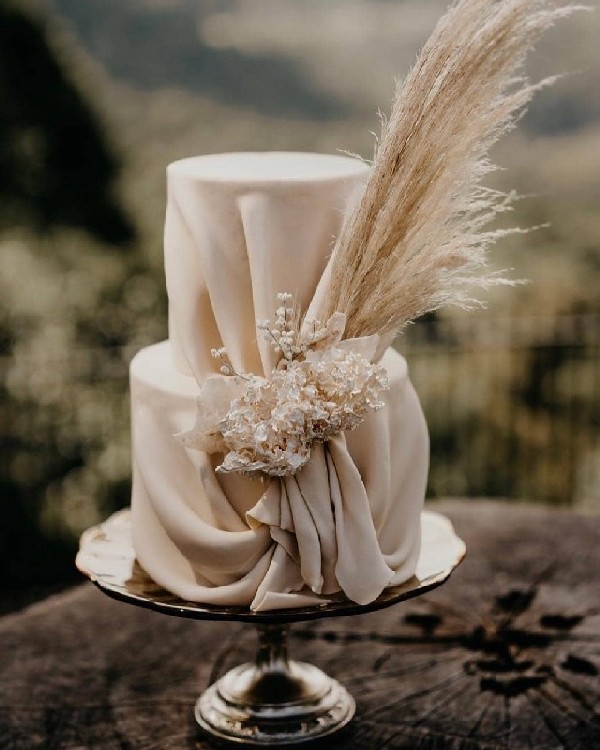 vintage taupe wedding cake