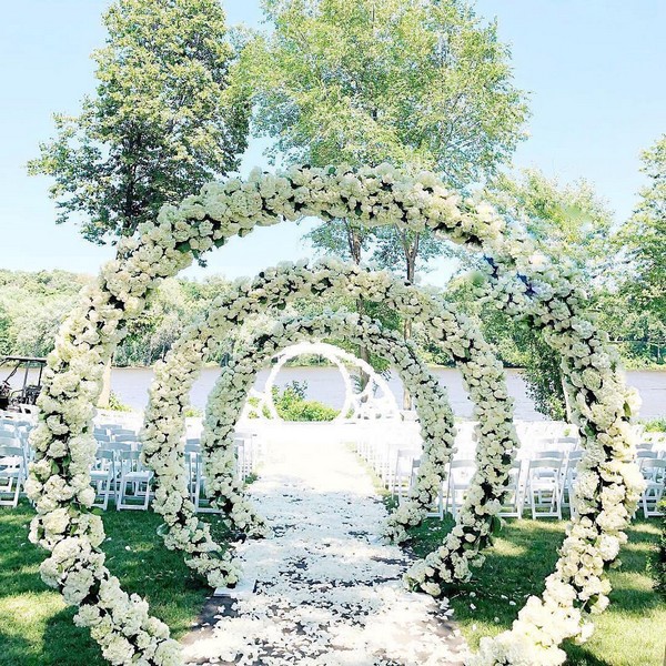 Greenery circle wedding entrance decor