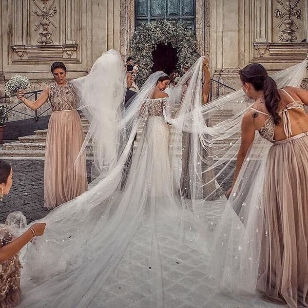 Pre Wedding Photoshoot Ideas for the Bride and her Bridesmaids