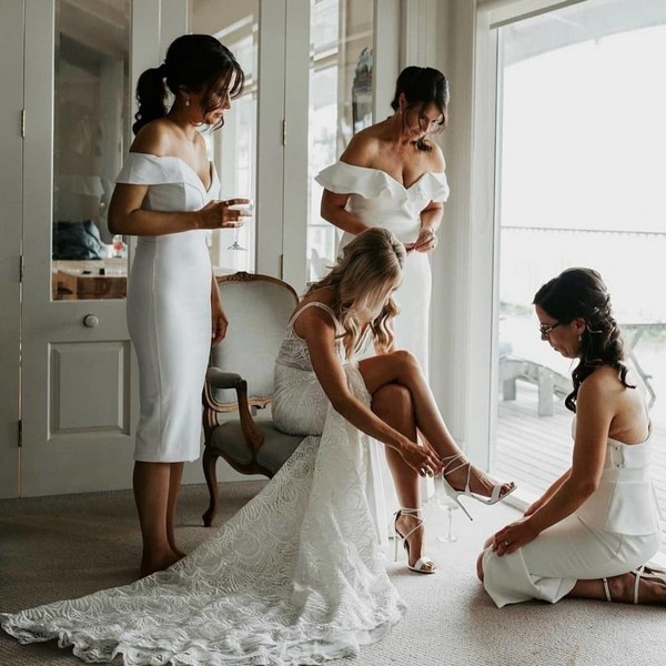 Pre Wedding Photoshoot Ideas for the Bride and her Bridesmaids