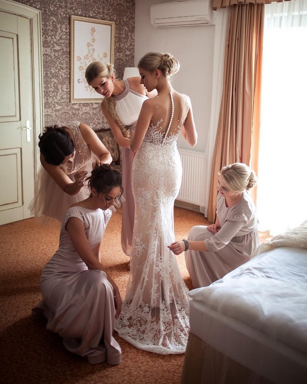 Pre Wedding Photoshoot Ideas for the Bride and her Bridesmaids