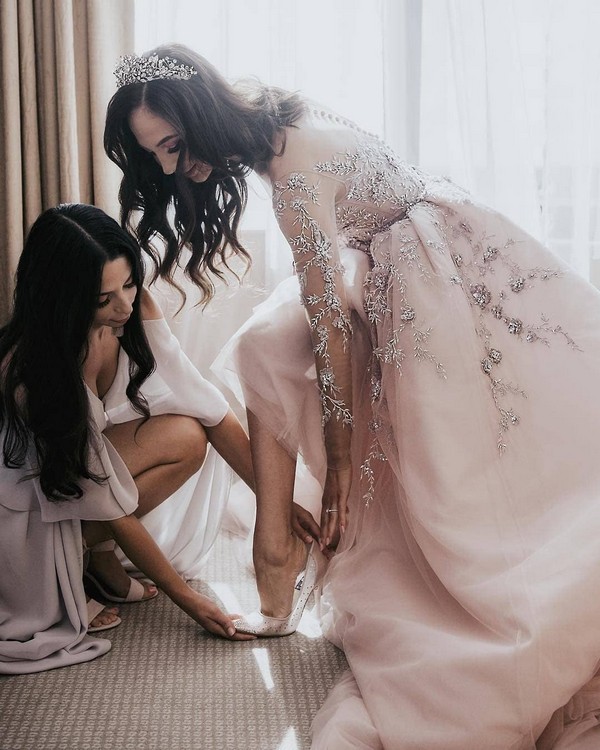 Pre Wedding Photoshoot Ideas for the Bride and her Bridesmaids