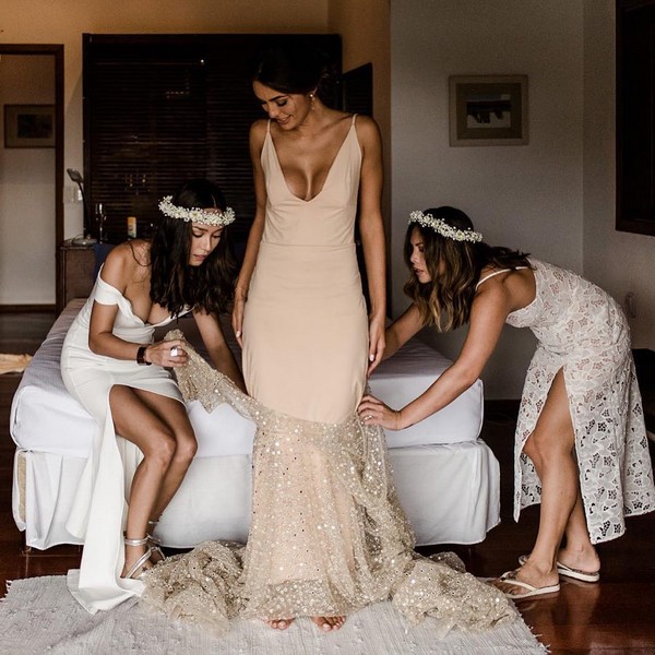 Pre Wedding Photoshoot Ideas for the Bride and her Bridesmaids