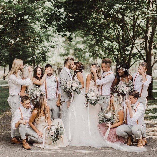 Wedding Photo Ideas with Bridesmaids and Groomsmen 