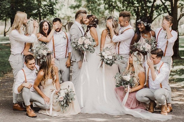 20 Must Have Wedding Photo Ideas with Bridesmaids and 20 Must Have Wedding Photo Ideas with Bridesmaids and