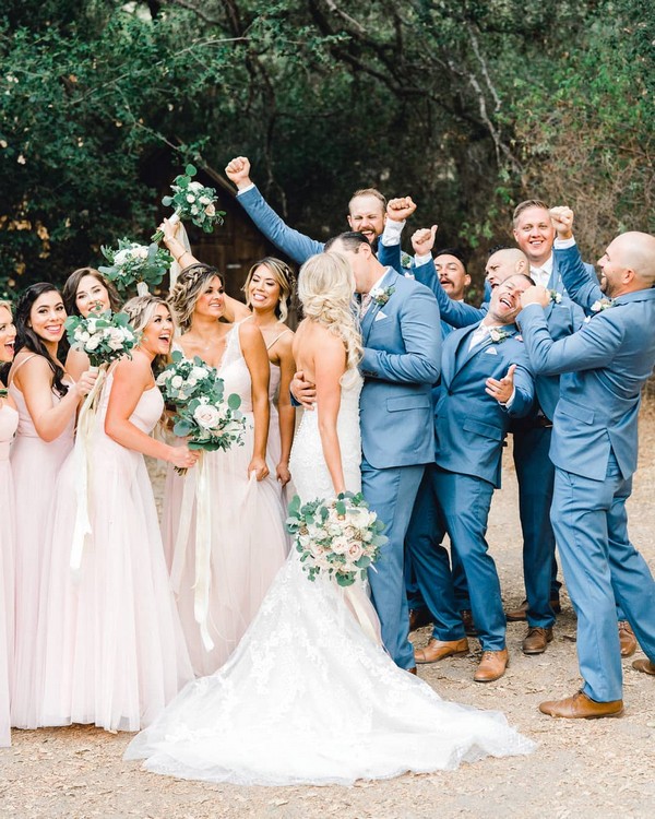 Wedding Photo Ideas with Bridesmaids and Groomsmen 