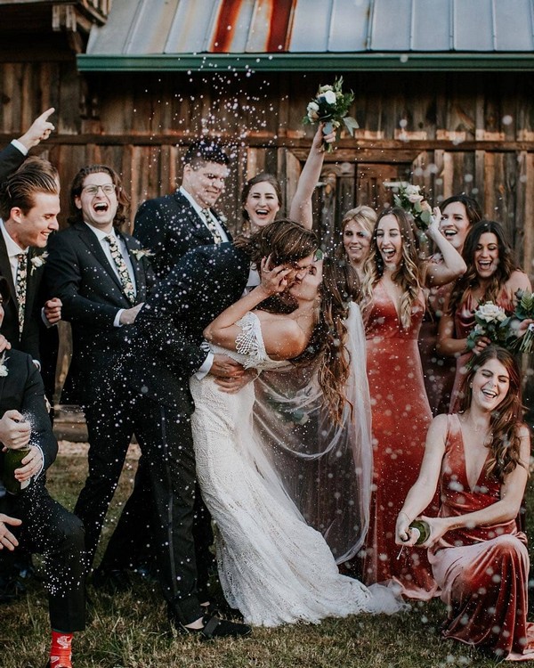 Wedding Photo Ideas with Bridesmaids and Groomsmen