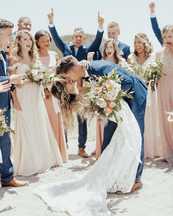 Wedding Photo Ideas with Bridesmaids and Groomsmen 