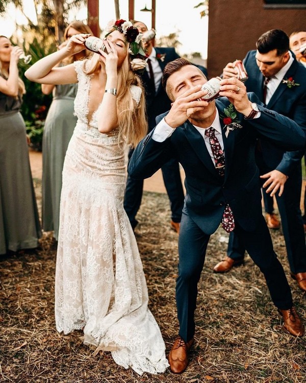 Wedding Photo Ideas with Bridesmaids and Groomsmen