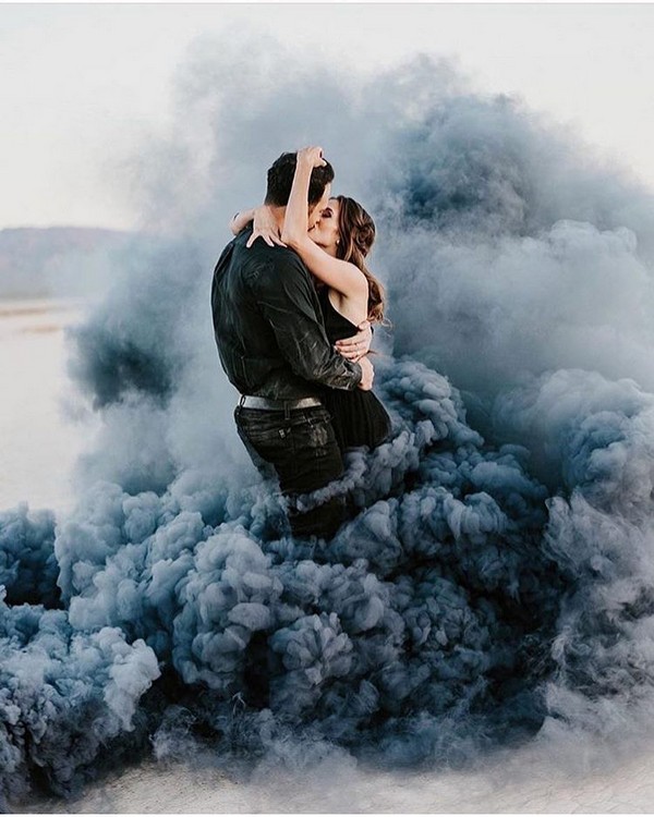dusty blue smoke bomb wedding photo ideas