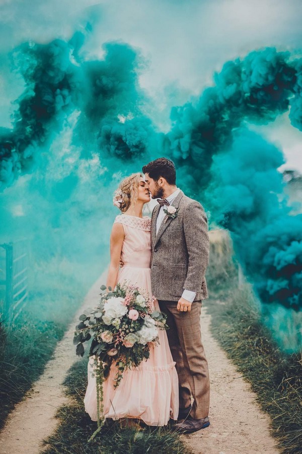 inspiring wedding photo with smoke bombs
