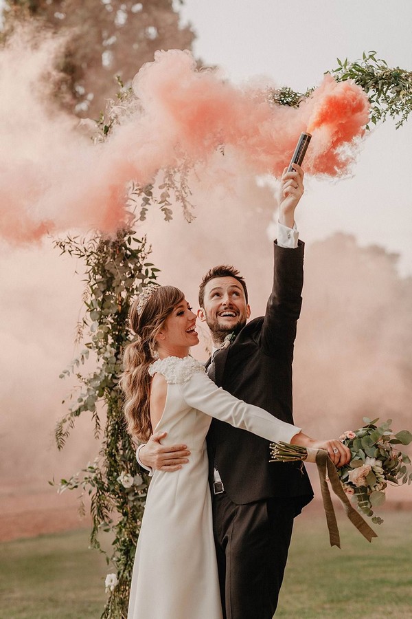 peach orange smoke bomb wedding photo ideas