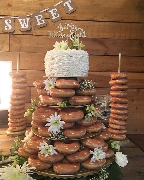 25 Donut Wall Wedding Ideas for Reception 2024 24 rustic country donut wedding cake1