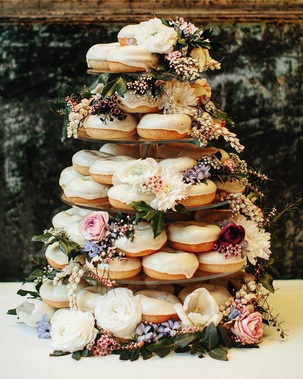 rustic country donut wedding cake12