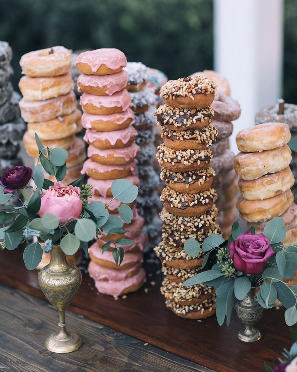 25 Donut Wall Wedding Ideas for Reception 2024 14 rustic country donut wedding favors9
