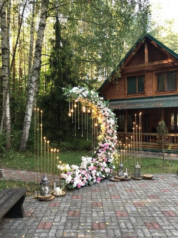 outdoor vintage wedding backdrop