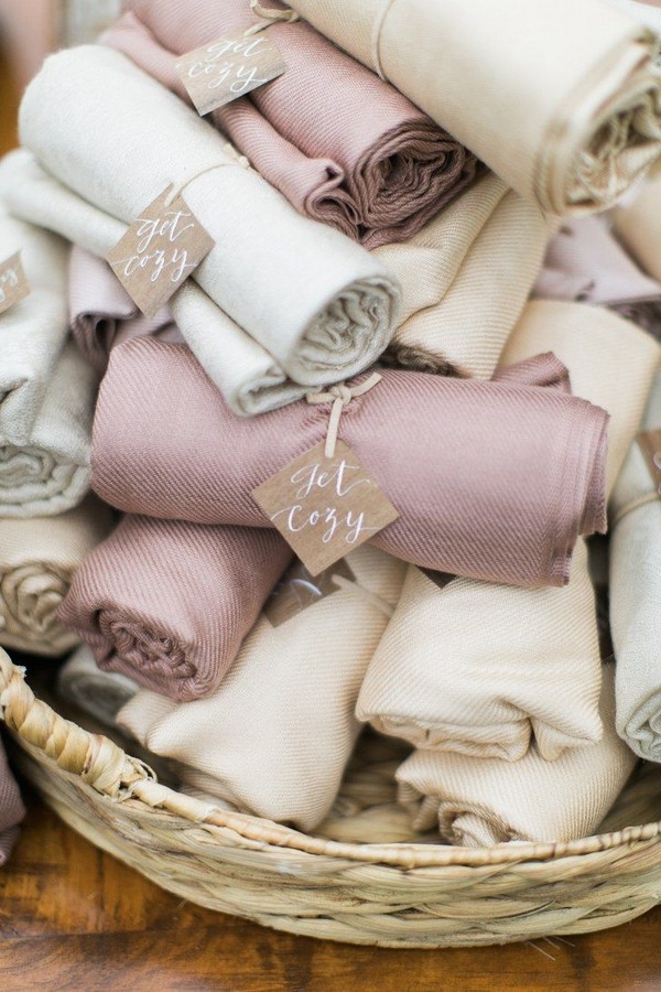 Mauve and Ivory Blankets for Wedding Guests