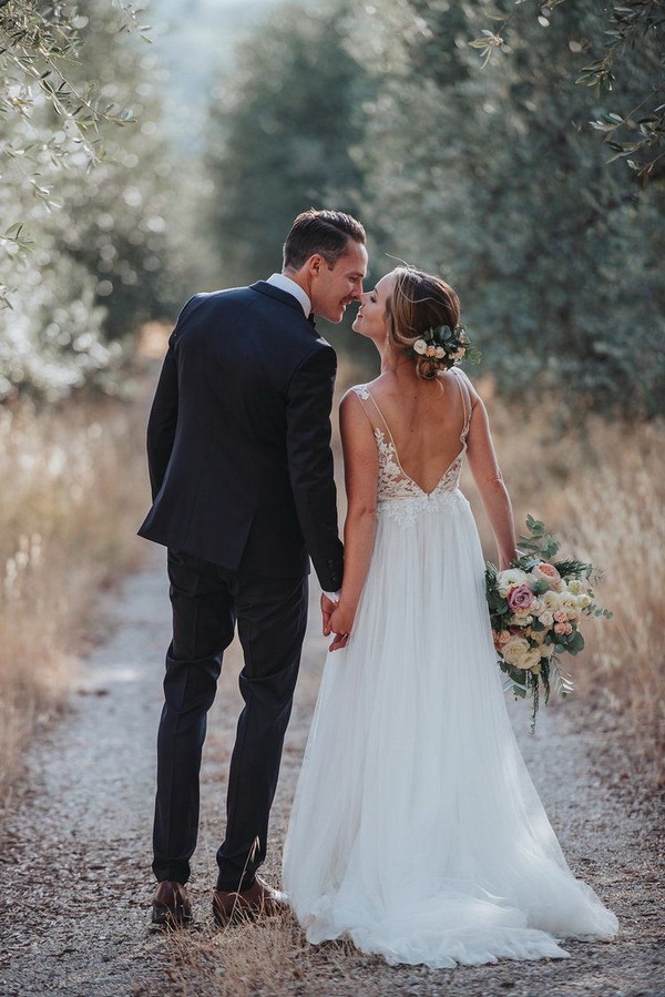 Romantic Nose Kiss Eskimo Kiss Wedding Photography Ideas