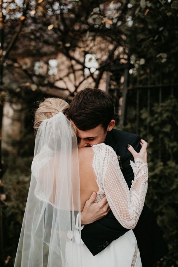 Romantic wedding photography ideas- love kiss on her shoulder