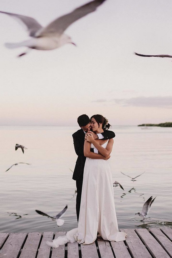 Romantic wedding photography ideas- love kiss on her shoulder