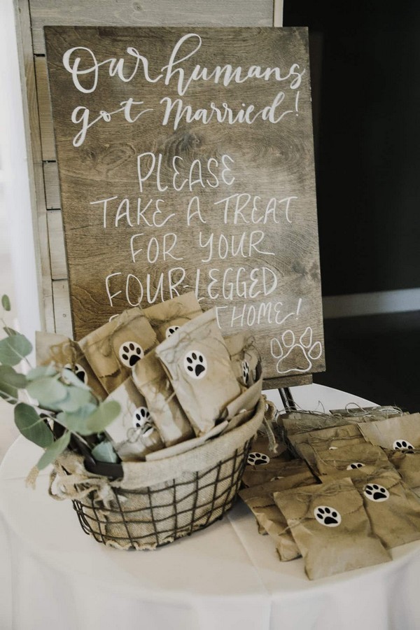 gift dog treats as wedding favors