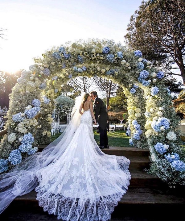 luxury wedding entrance 