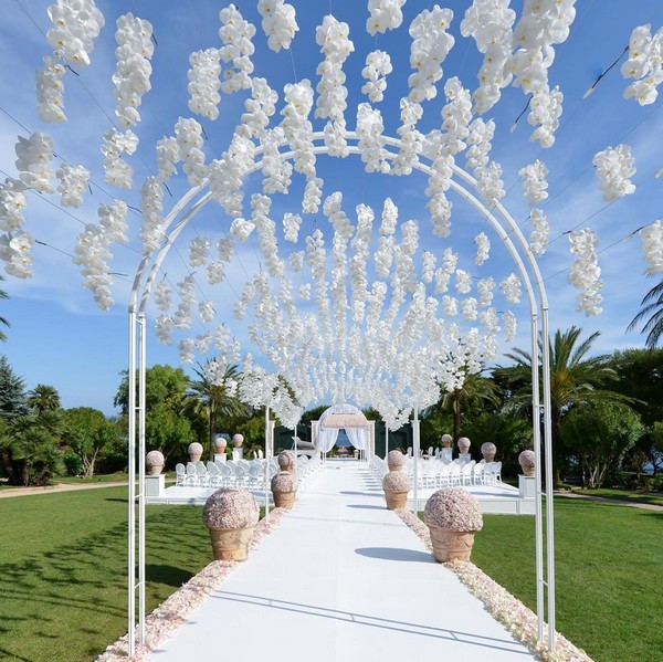 luxury wedding entrance 