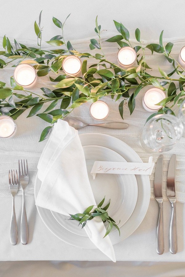 Minimalist Greenery Wedding Table Idea