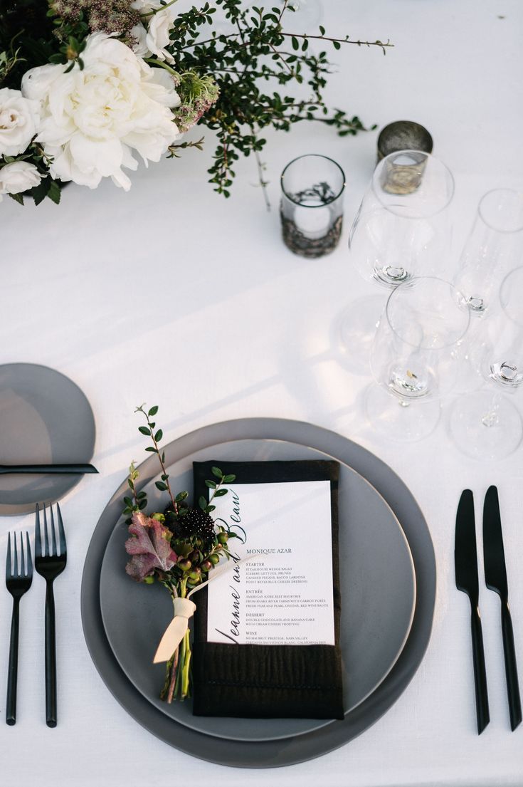black and grey wedding table setting ideas