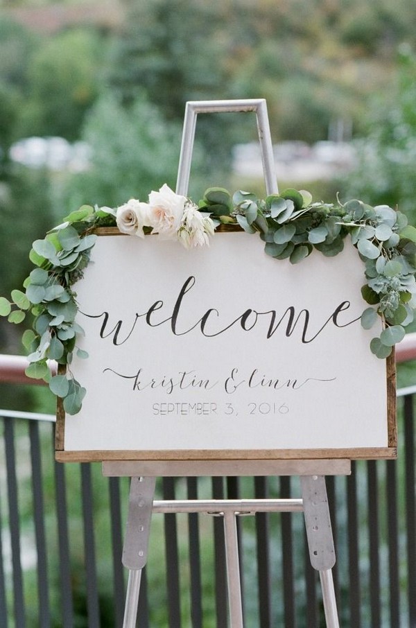 40+ Modern Minimalist Green Wedding Ideas for Chic Bride 29 greenery garland calligraphy minimalist wedding welcome sign