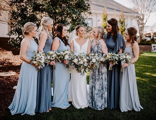 mismatched blue bridesmaid dresses for wedding