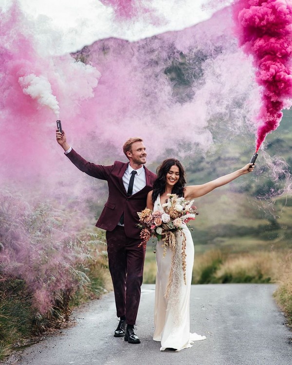 pink smoke bomb wedding photo ideas