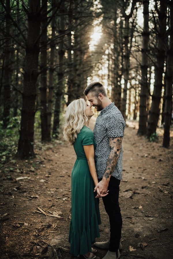 fall engagement photo ideas