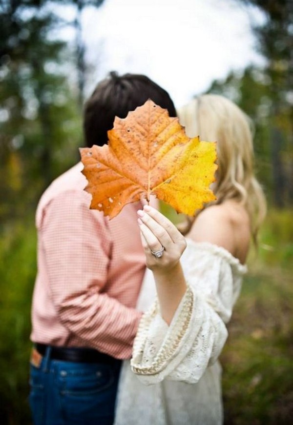 fall engagement photo ideas