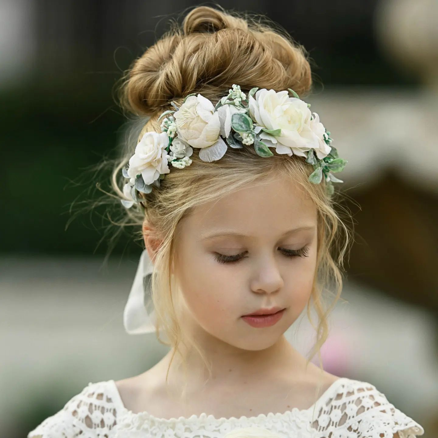 the wedding page 🌹 on Instagram: “Little bride looking so cute • • • • • •  • • … | Flower girl wedding hair, Wedding hairstyles for girls, Black wedding  hairstyles