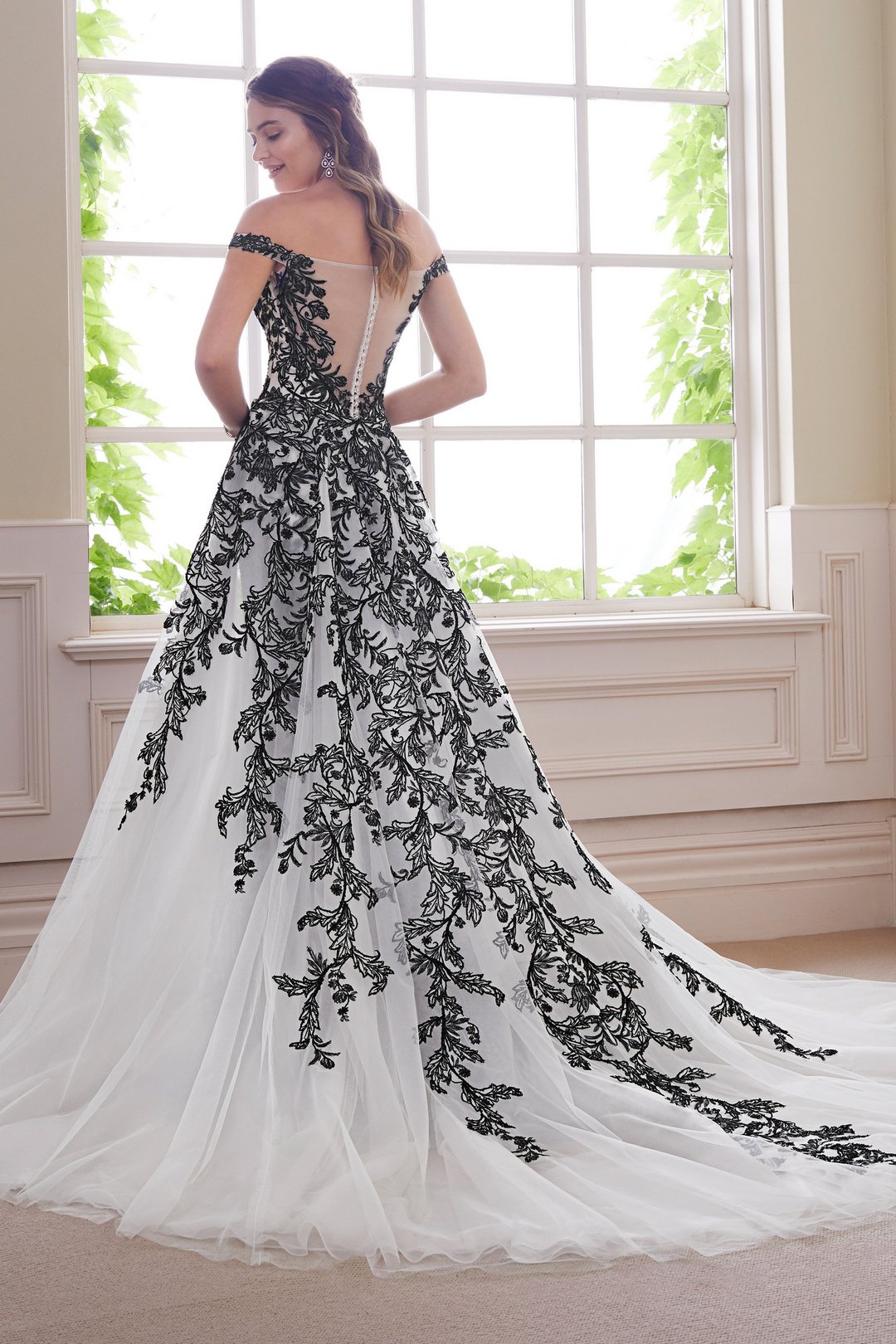 wedding dress black and white