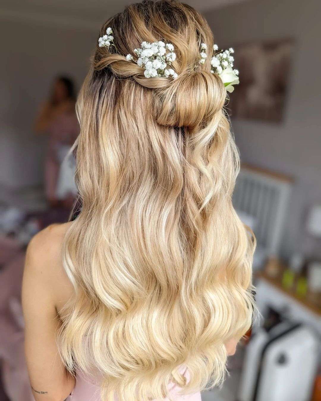 26 Stunning Prom Hairstyles That Will Turn Heads  I Spy Fabulous