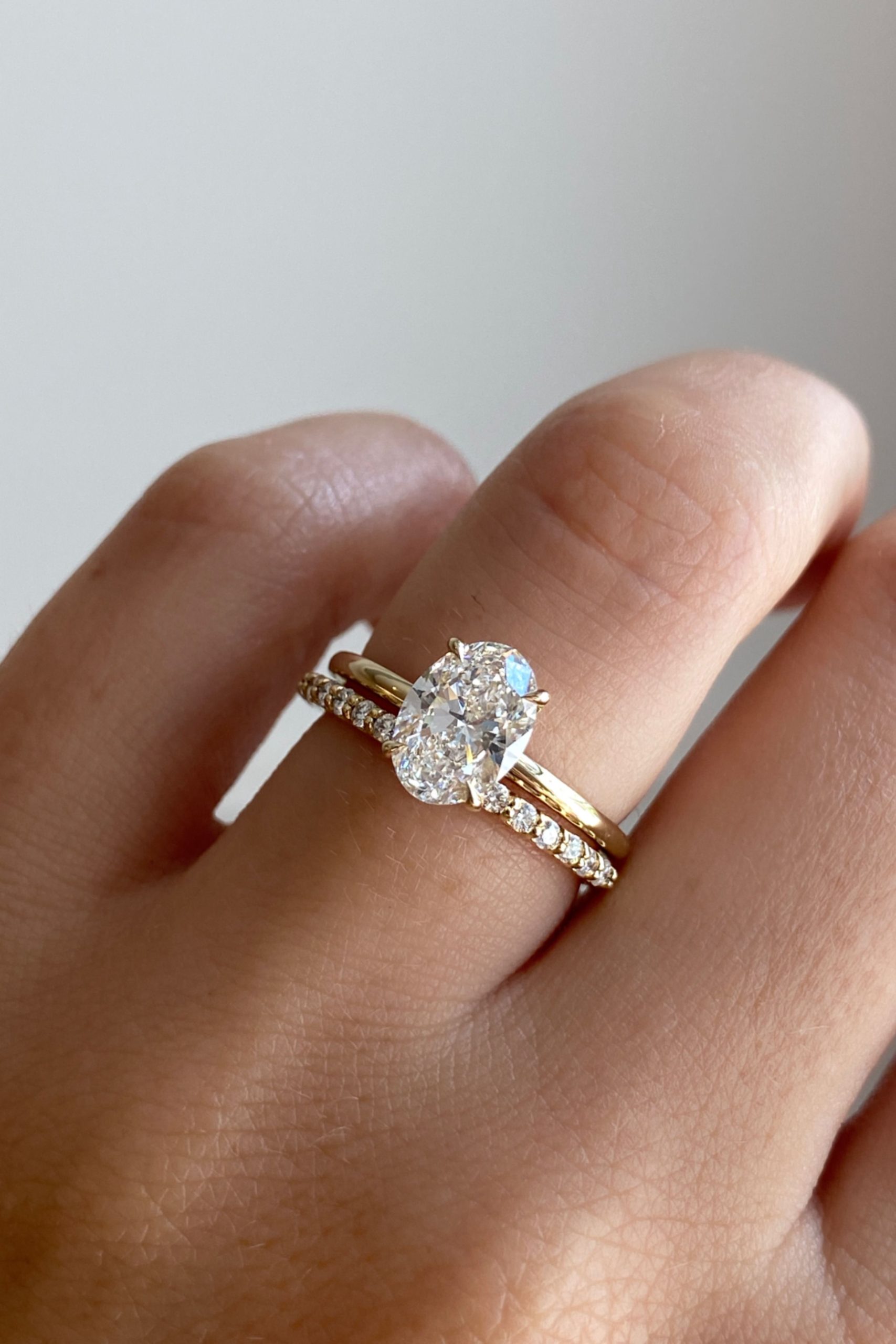 Oval Diamond Engagement Rings