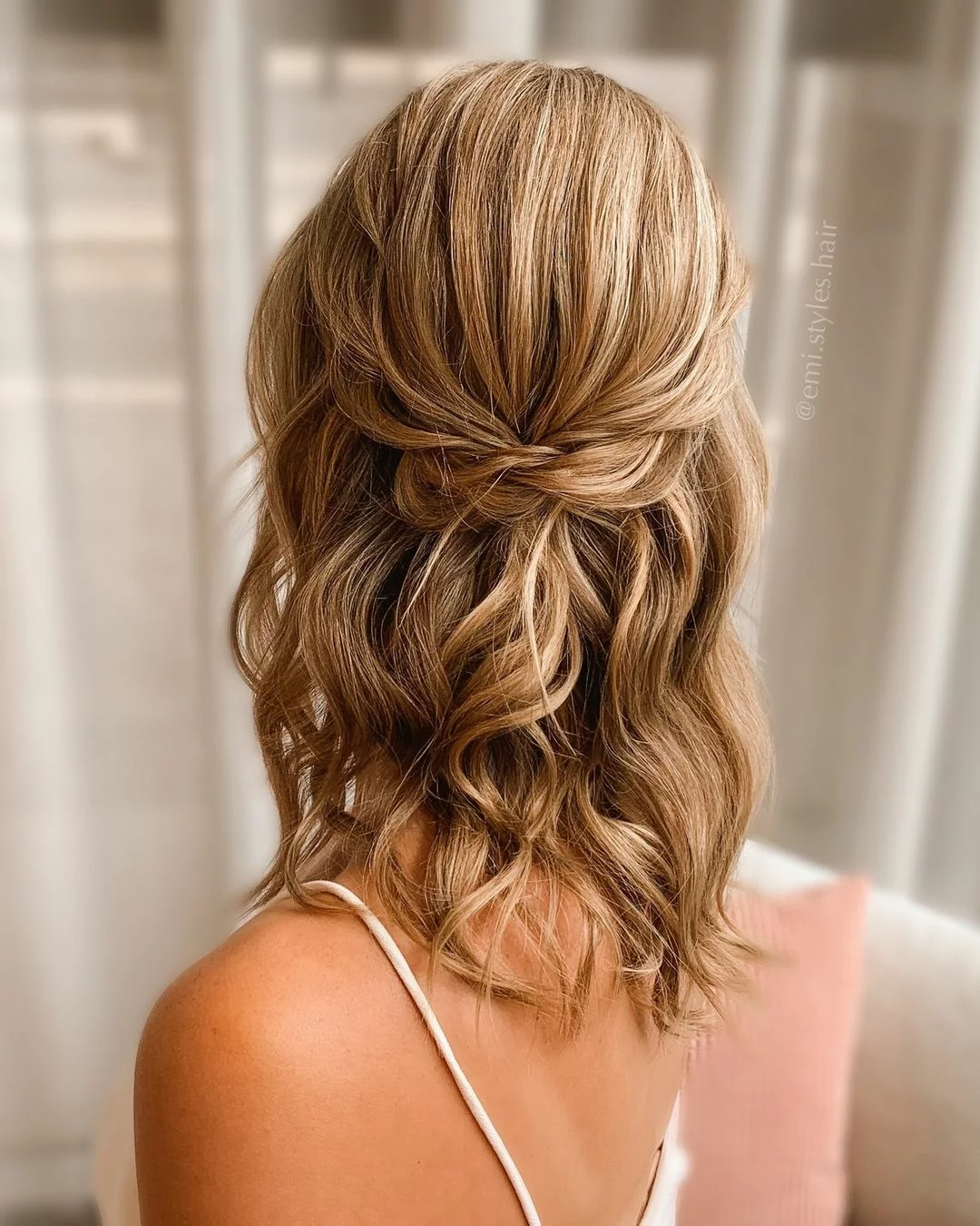 25 Bridesmaids Half Up Hairstyles That Inspire  Weddingomania