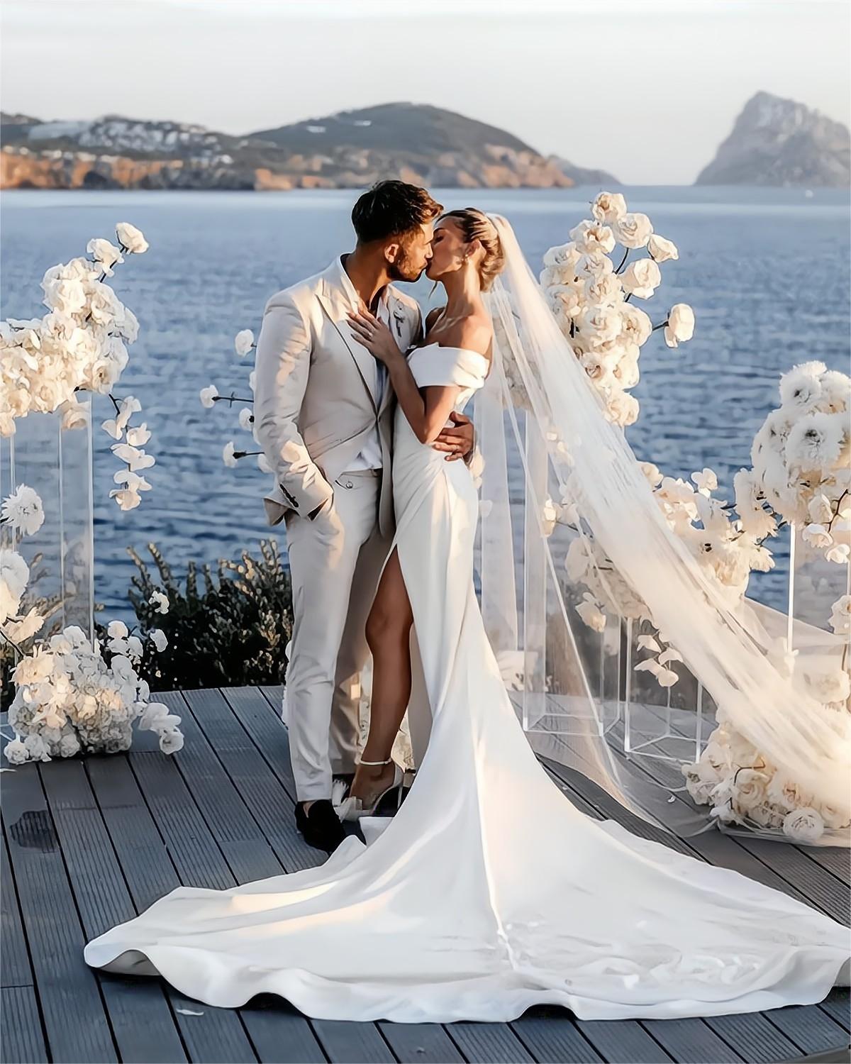 how-much-money-to-give-for-a-wedding-gift-all-white-wedding-arch-deer