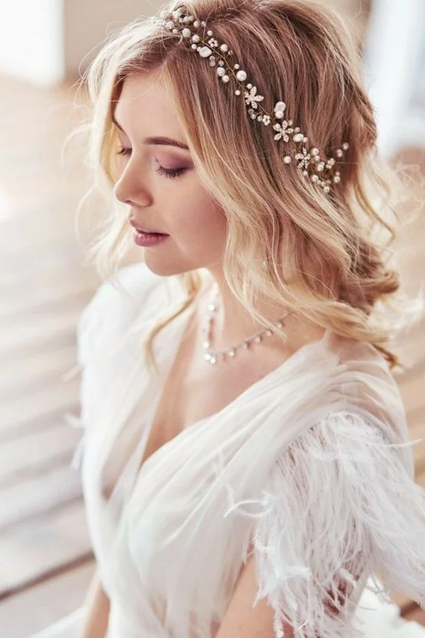 romantic Bridesmaid hairstyle ideas for medium hair