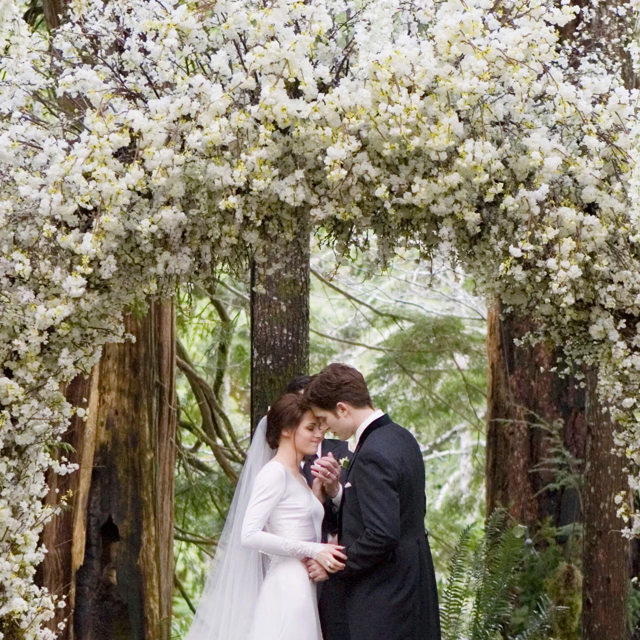 twilight all white wedding arch